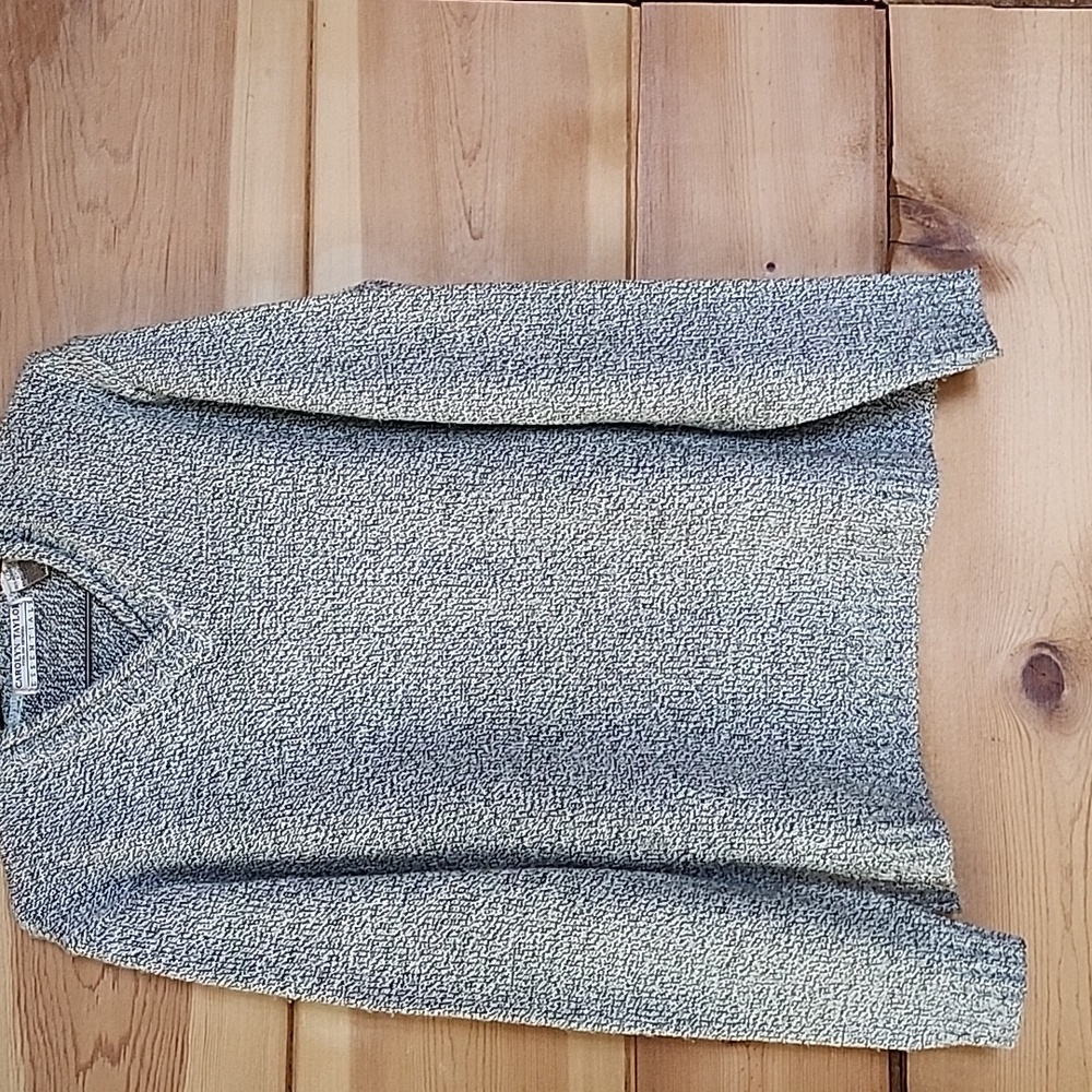 Carolyn Taylor Cozy V-Neck Pullover Sweater Gray/Oatmeal Colors, Size Large